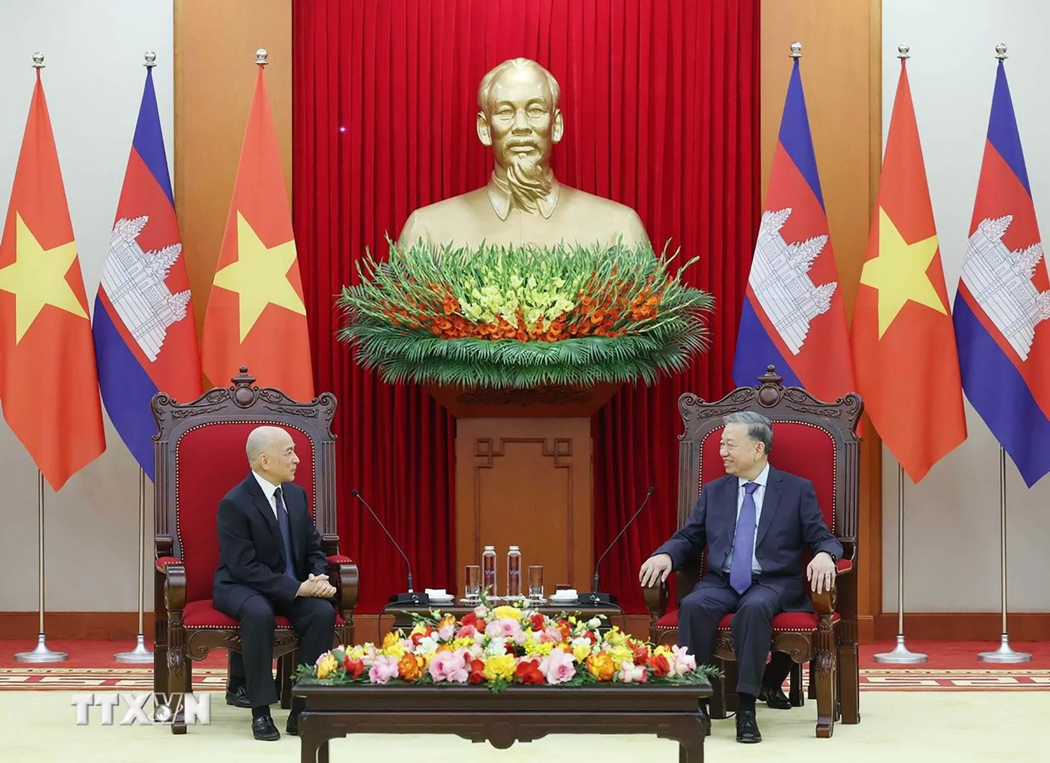 Tổng Bí thư Tô Lâm hội kiến Quốc vương Campuchia Norodom Sihamoni Tổng Bí thư Tô Lâm hội kiến Quốc vương Campuchia Norodom Sihamoni