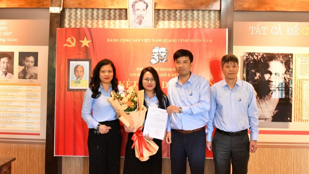 Báo Thế giới và Việt Nam tổ chức Lễ kết nạp đảng viên tại 'suối nguồn' nền báo chí nước nhà