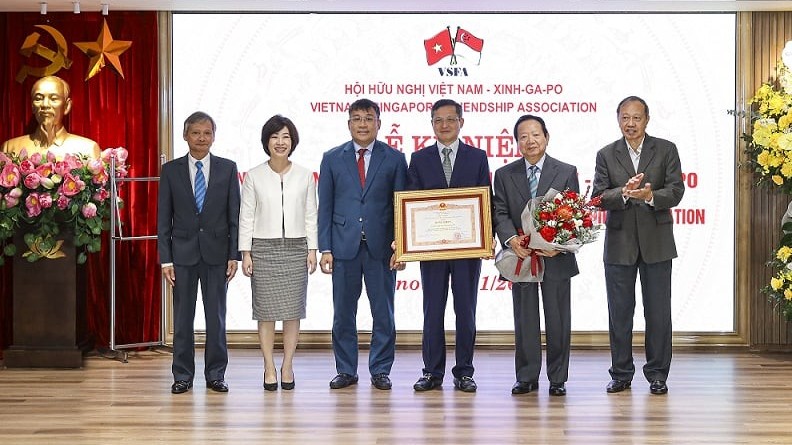 Hành trình 10 năm xây nhịp cầu hữu nghị Việt Nam-Singapore