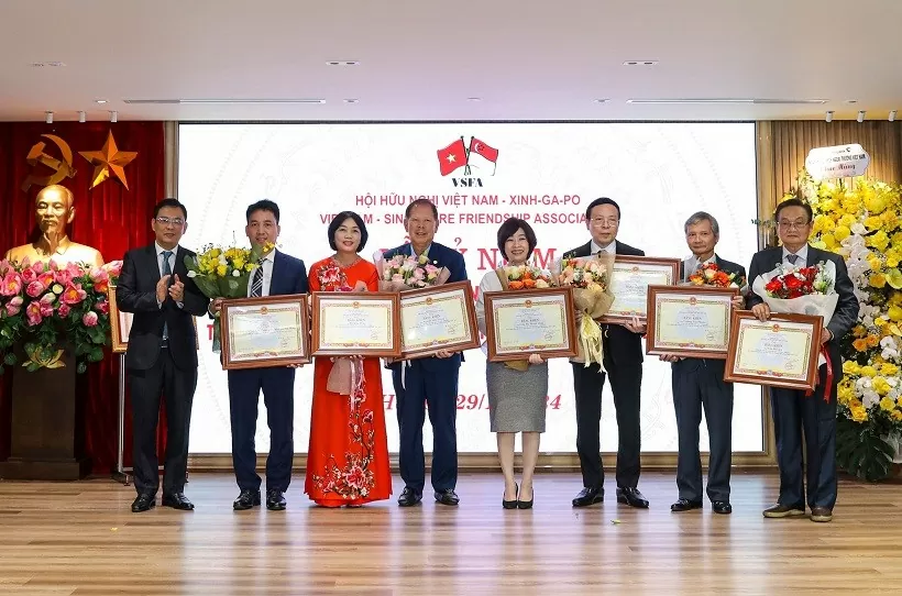 Hành trình 10 năm xây nhịp cầu hữu nghị Việt Nam-Singapore Hành trình 10 năm xây nhịp cầu hữu nghị Việt Nam-Singapore