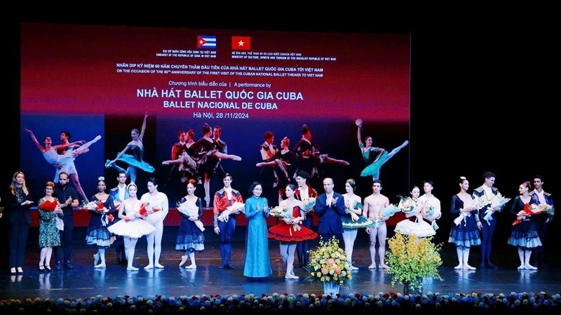 Vũ điệu ballet tôn vinh tình hữu nghị Việt Nam-Cuba