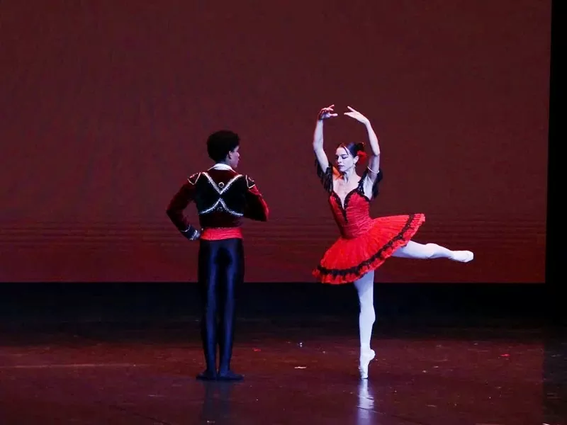 Vũ điệu ballet tôn vinh tình hữu nghị Việt Nam-Cuba Vũ điệu ballet tôn vinh tình hữu nghị Việt Nam-Cuba