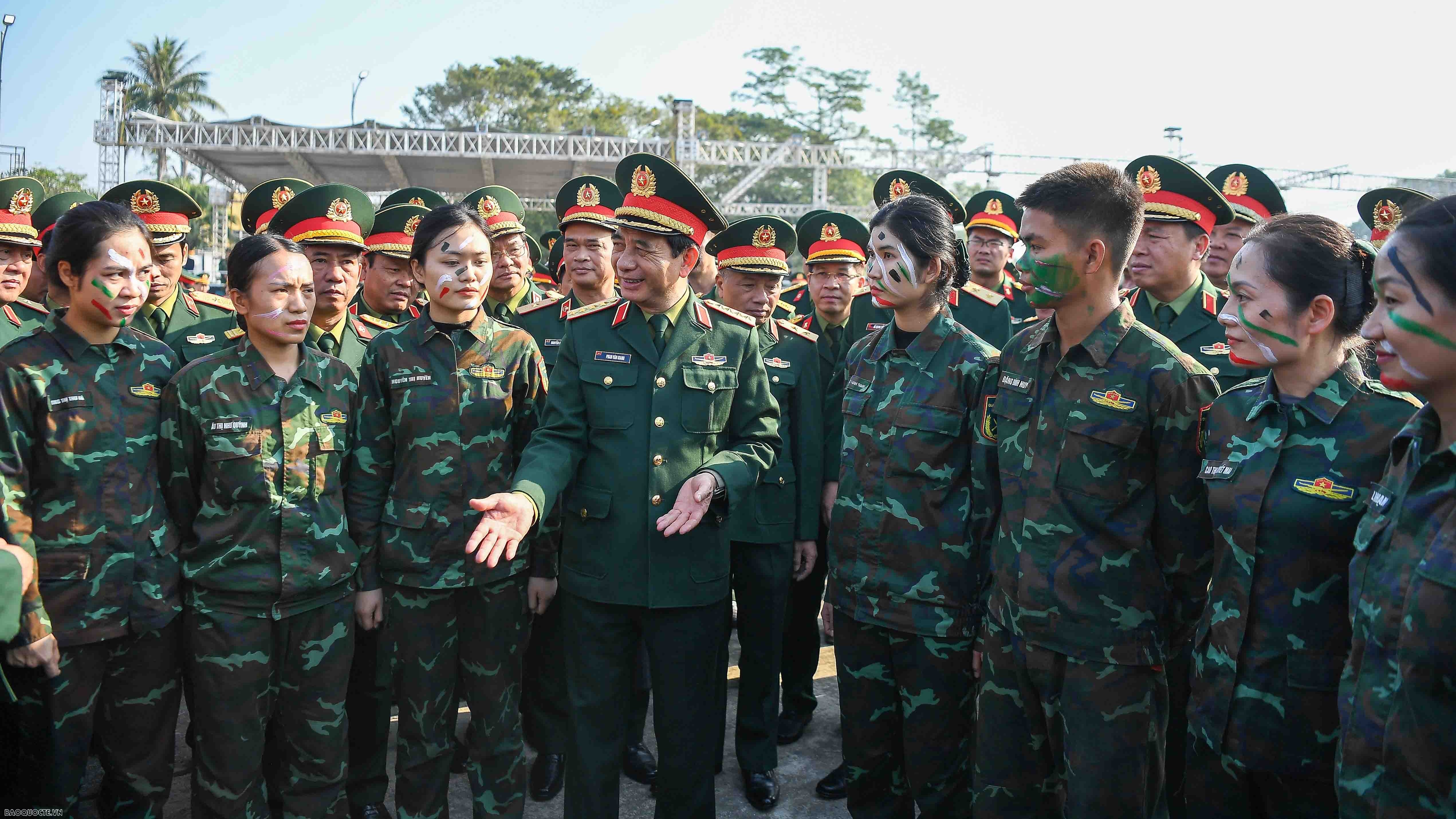 Phát huy truyền thống, xây dựng Quân đội vững mạnh, bảo vệ vững chắc Tổ quốc