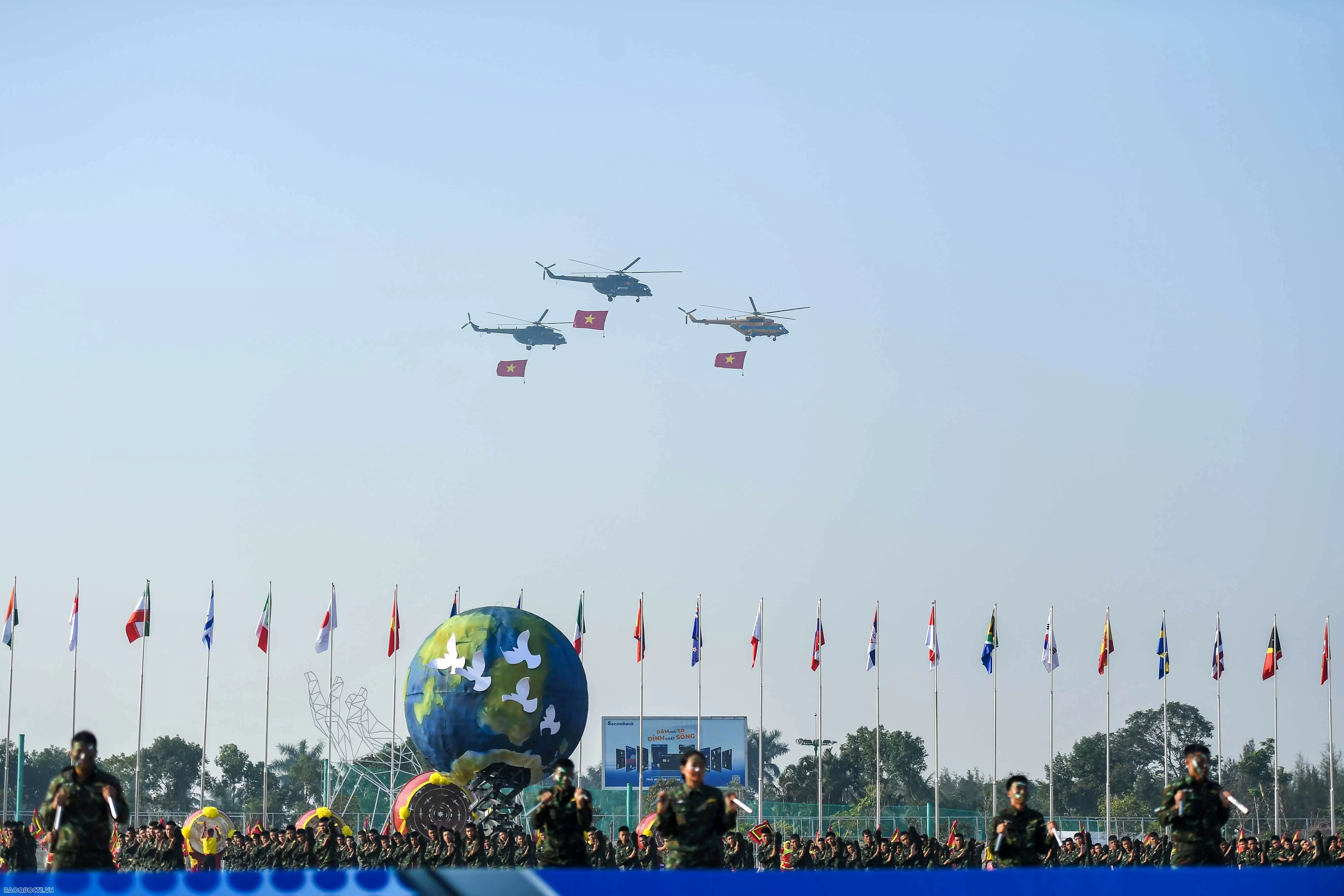 Đại tướng Phan Văn Giang: Quân đội nhân dân Việt Nam là đội quân chiến đấu, đội quân công tác, đội quân lao động sản xuất Đại tướng Phan Văn Giang đề nghị các lực lượng ngày làm việc, đêm suy nghĩ... chuẩn bị tốt Triển lãm Quốc phòng quốc tế