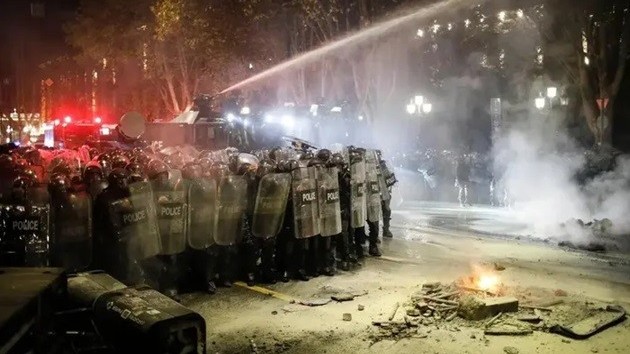 Gruzia tạm dừng gia nhập EU, nhận ngay 'tin sốc' từ Mỹ