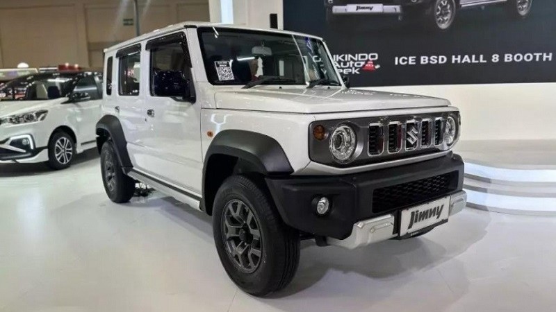 Cận cảnh Suzuki Jimny White Rhino Edition bản giới hạn ra mắt tại Indonesia