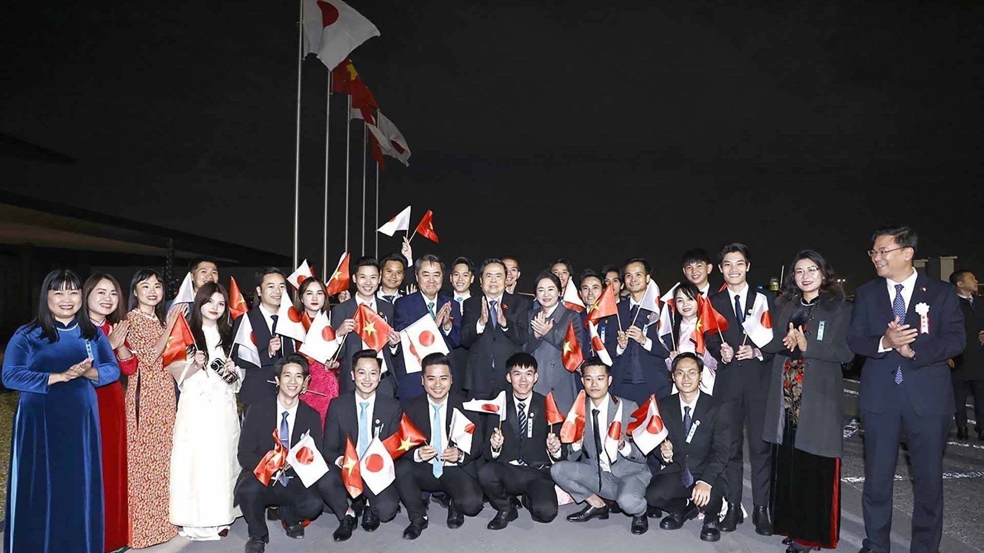 Chủ tịch Quốc hội Trần Thanh Mẫn và Phu nhân tới Tokyo, bắt đầu chuyến thăm chính thức Nhật Bản