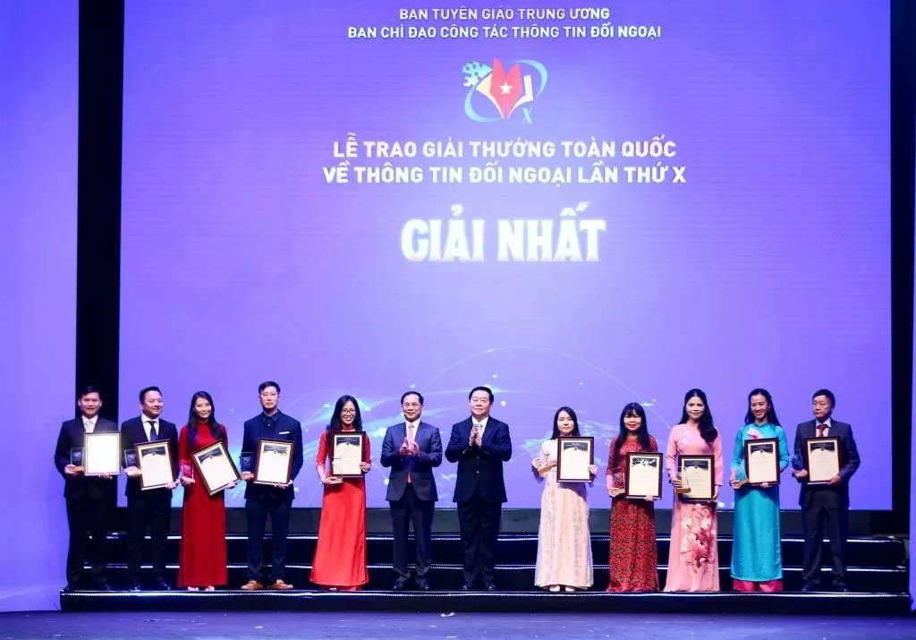 Báo Thế giới và Việt Nam giành 7 Giải thưởng toàn quốc về thông tin đối ngoại lần thứ X Giải thưởng toàn quốc về thông tin đối ngoại lần thứ X: Báo Thế giới và Việt Nam giành 7 giải ở nhiều hạng mục