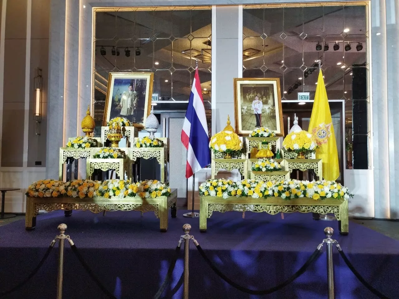 Chân dung cố Quốc vương Thái Lan Bhumibol Aduljyadej. (Ảnh: Hải Phương) Chân dung cố Quốc vương Thái Lan Bhumibol Aduljyadej. (Ảnh: Hải Phương)