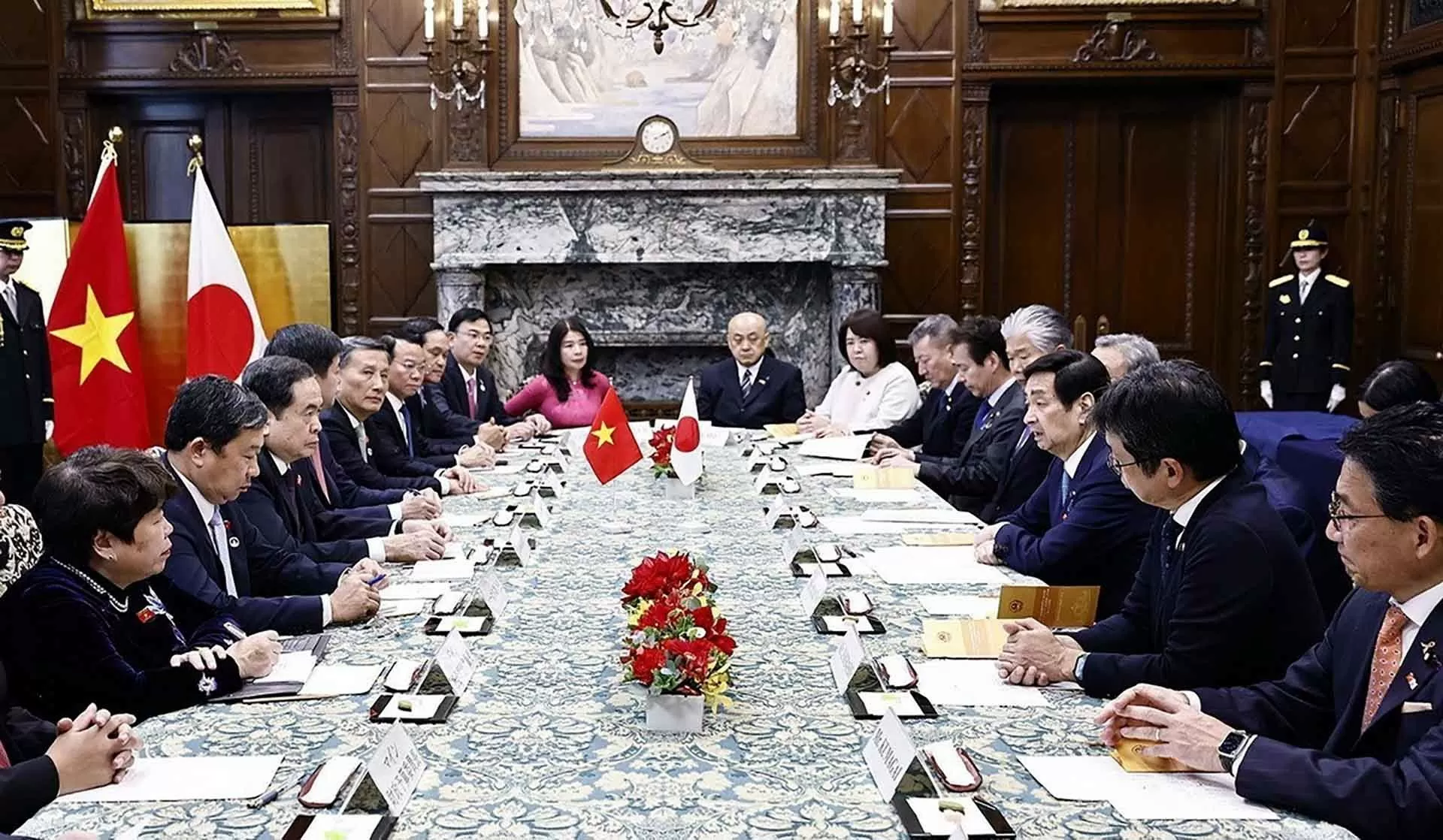 Chủ tịch Quốc hội Trần Thanh Mẫn hội đàm với Chủ tịch Thượng viện Nhật Bản Chủ tịch Quốc hội Trần Thanh Mẫn hội đàm với Chủ tịch Thượng viện Nhật Bản