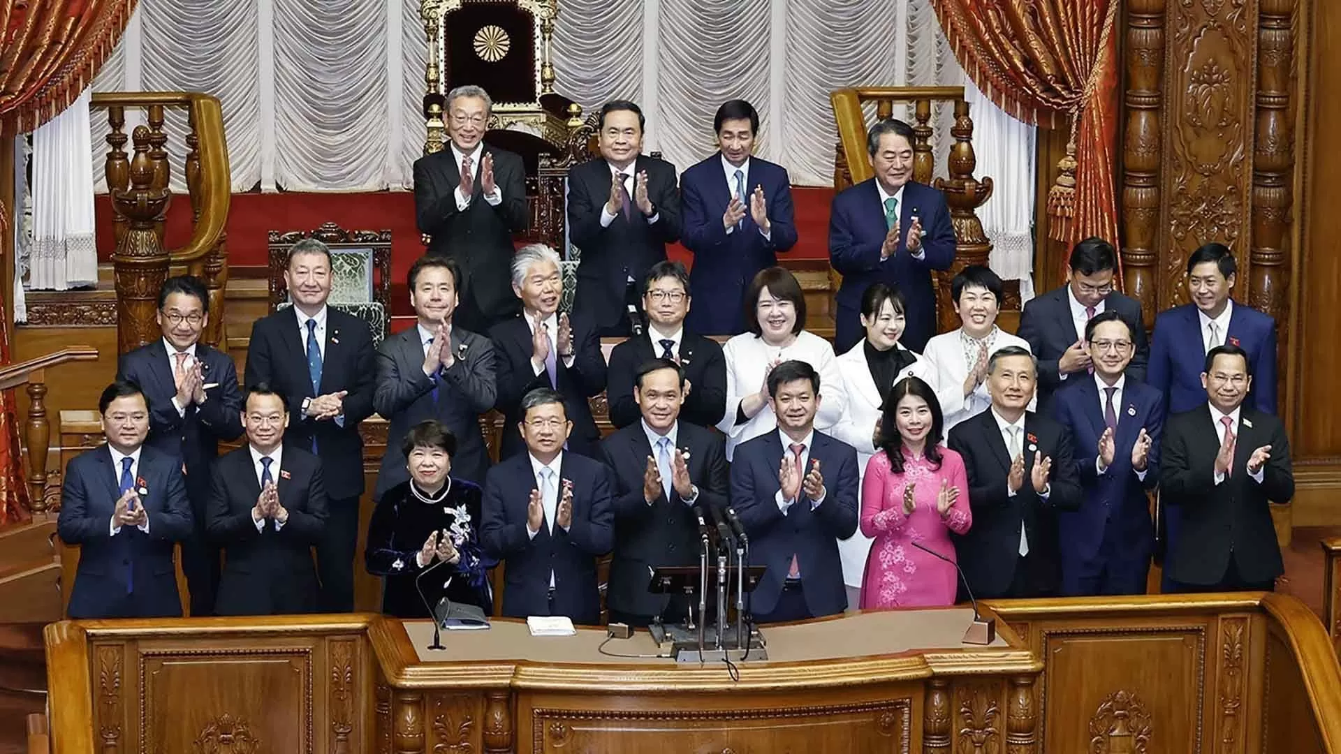 Chủ tịch Quốc hội Trần Thanh Mẫn hội đàm với Chủ tịch Thượng viện Nhật Bản Chủ tịch Quốc hội Trần Thanh Mẫn hội đàm với Chủ tịch Thượng viện Nhật Bản