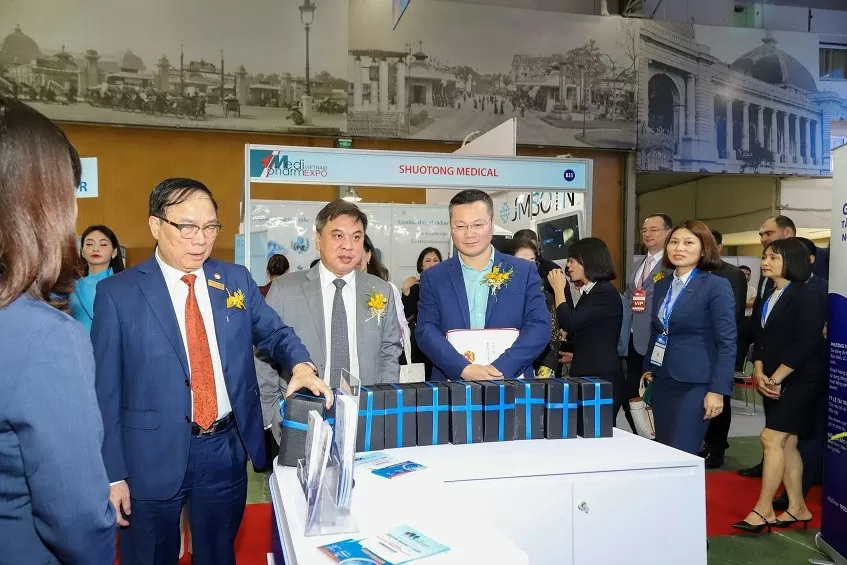 Vietnam Medipharm Expo 2024 quy tụ 100 gian hàng đến từ 8 quốc gia, vùng lãnh thổ Vietnam Medipharm Expo 2024 quy tụ 100 gian hàng đến từ 8 quốc gia, vùng lãnh thổ