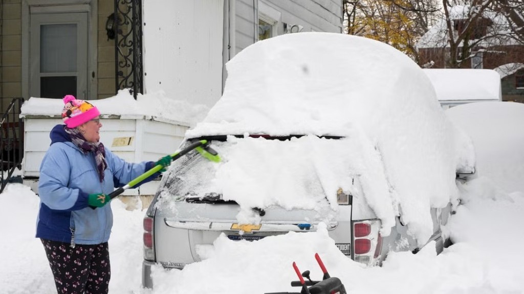 Không khí lạnh từ Bắc Cực gây tuyết rơi dày và gió giật mạnh ở Đông Bắc Mỹ