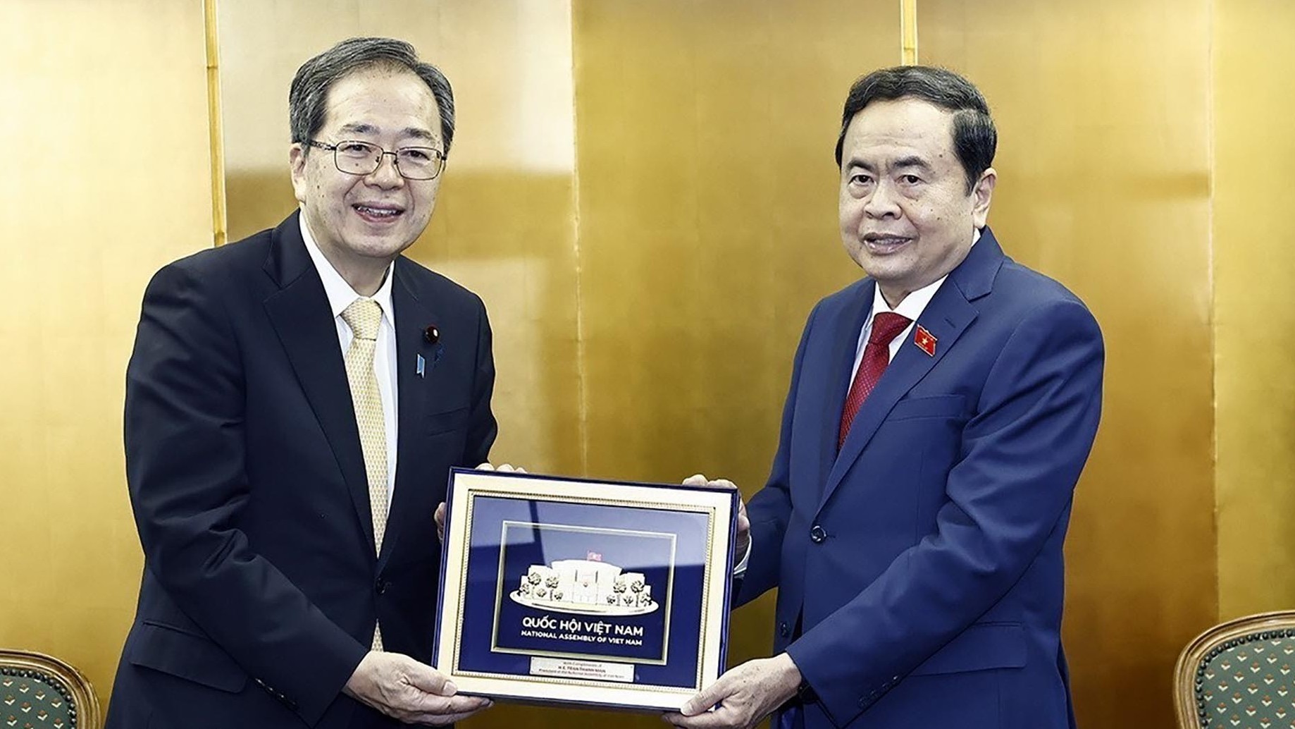 Chủ tịch Quốc hội Trần Thanh Mẫn tiếp Chủ tịch Đảng Công Minh Nhật Bản