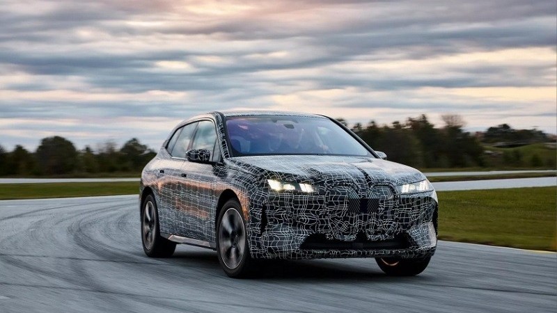 SUV điện BMW iX 2026 lộ diện với diện mạo mới