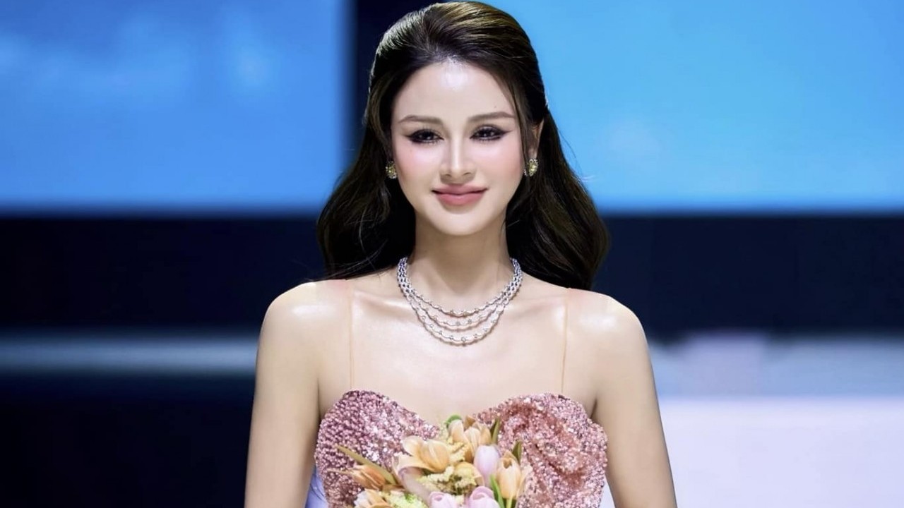 Diễn viên Lương Thu Trang xinh đẹp, trẻ trung ở tuổi 34