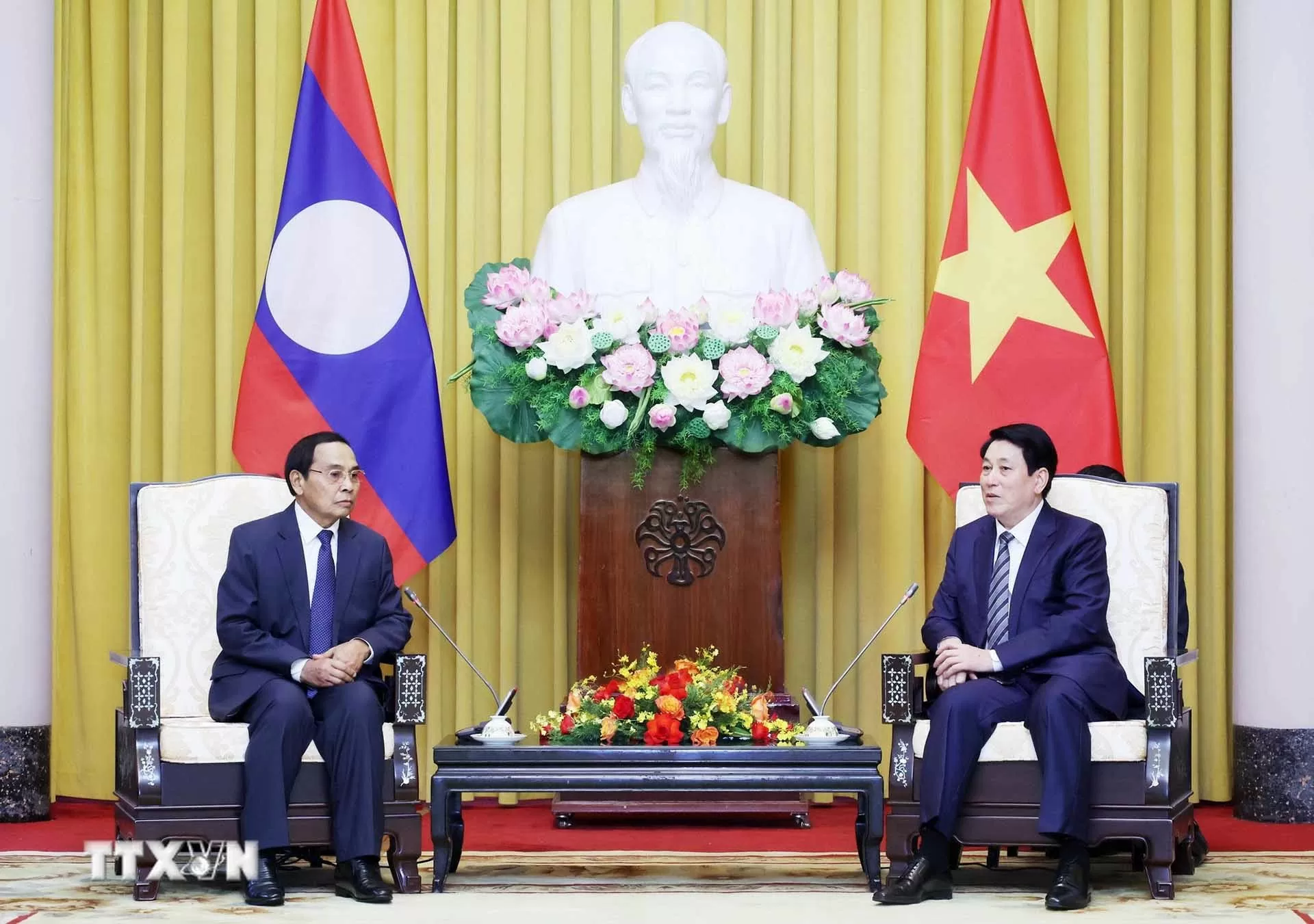 Làm sâu sắc hơn nữa mối quan hệ đoàn kết đặc biệt Việt Nam-Lào Làm sâu sắc hơn nữa mối quan hệ đoàn kết đặc biệt Việt Nam-Lào