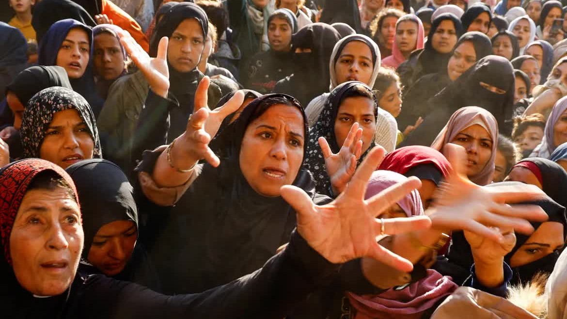 Xung đột Dải Gaza: Người dân Palestine đi bộ gần chục cây số với hi vọng 'có bữa no'