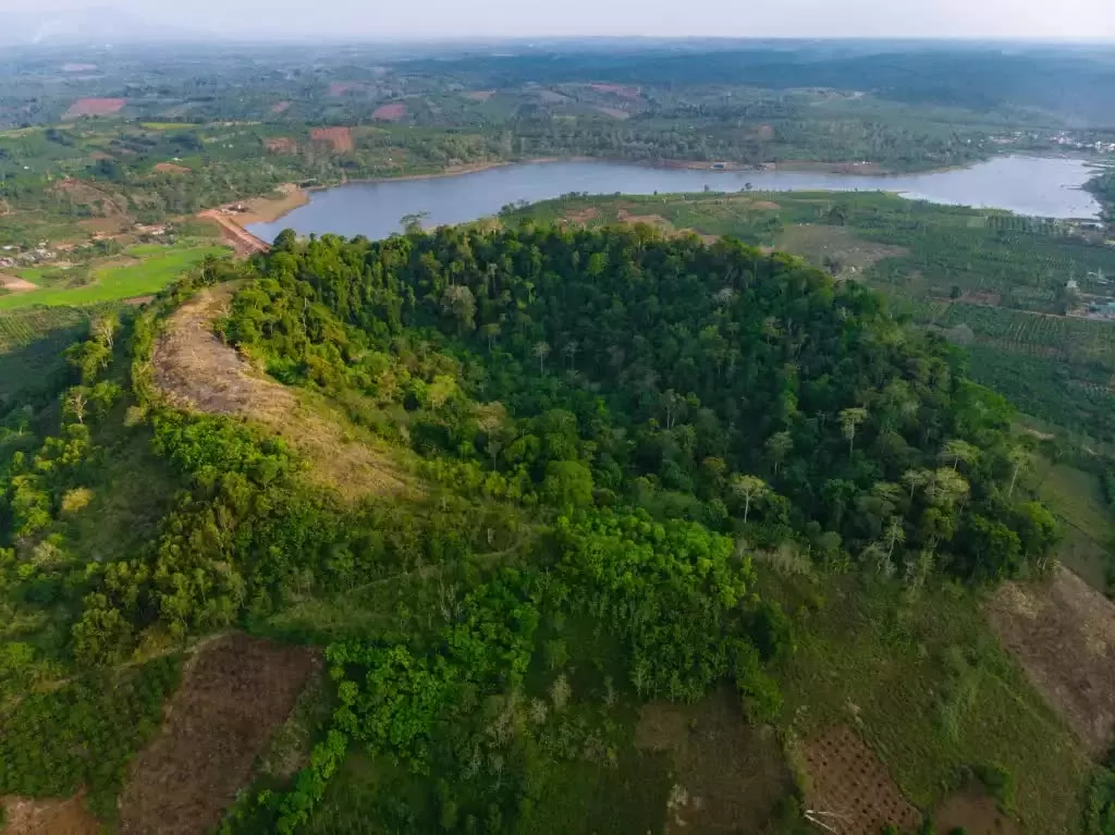 5 núi lửa ở Công viên địa chất toàn cầu Đắk Nông 5 miệng núi lửa ở Công viên địa chất toàn cầu Đắk Nông