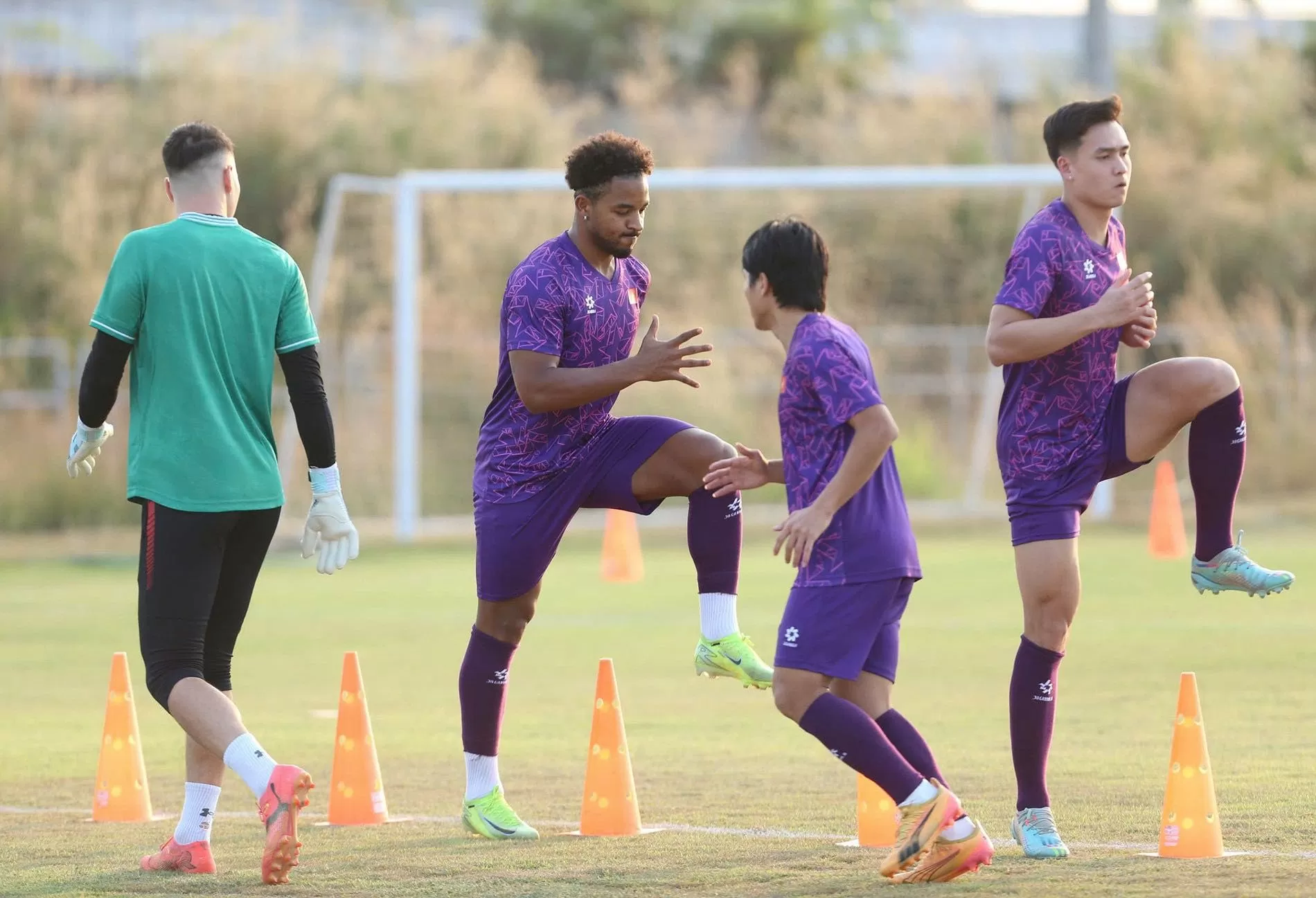 Nguyễn Filip, Nguyễn Xuân Son, Văn Vĩ và Bùi Hoàng Việt Anh đều nằm trong kế hoạch sử dụng của HLV Kim Sang Sik. Ảnh: Đ.C Nguyễn Filip, Nguyễn Xuân Son, Văn Vĩ và Bùi Hoàng Việt Anh đều nằm trong kế hoạch sử dụng của HLV Kim Sang Sik. Ảnh: Đ.C