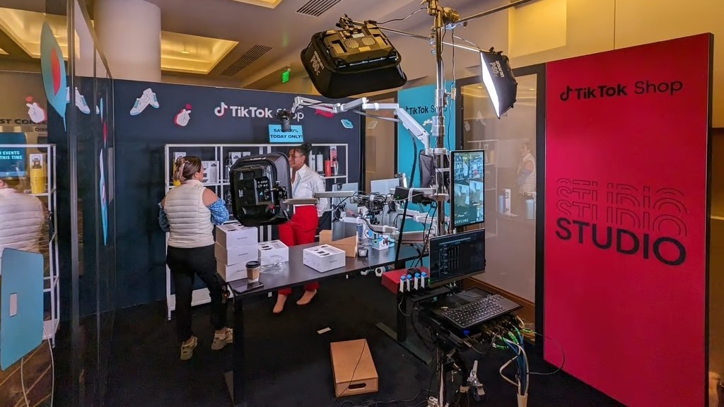 Người Mỹ mạnh tay mua sắm trên TikTok Shop