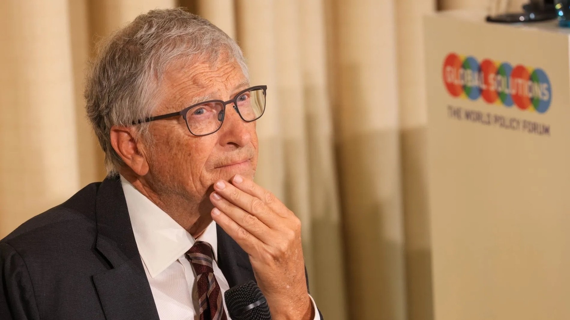 Điều gì giúp hình thành tỷ phú Bill Gates của sau này