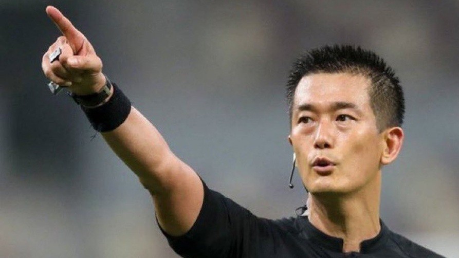 Trọng tài Hàn Quốc điều khiển trận đấu Lào và Việt Nam