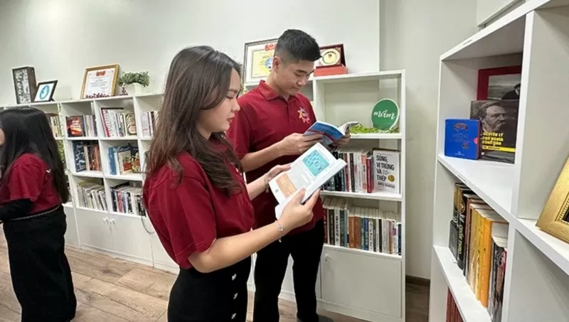 Thư viện Thanh niên sẽ trở thành không gian quen thuộc, hữu ích cho các bạn sinh viên đang sinh sống và học tập tại các trường đại học ở Nga (Ảnh: Báo Nhân Dân). Thư viện Thanh niên sẽ trở thành không gian quen thuộc, hữu ích cho các bạn sinh viên đang sinh sống và học tập tại các trường đại học ở Nga (Ảnh: Báo Nhân Dân).
