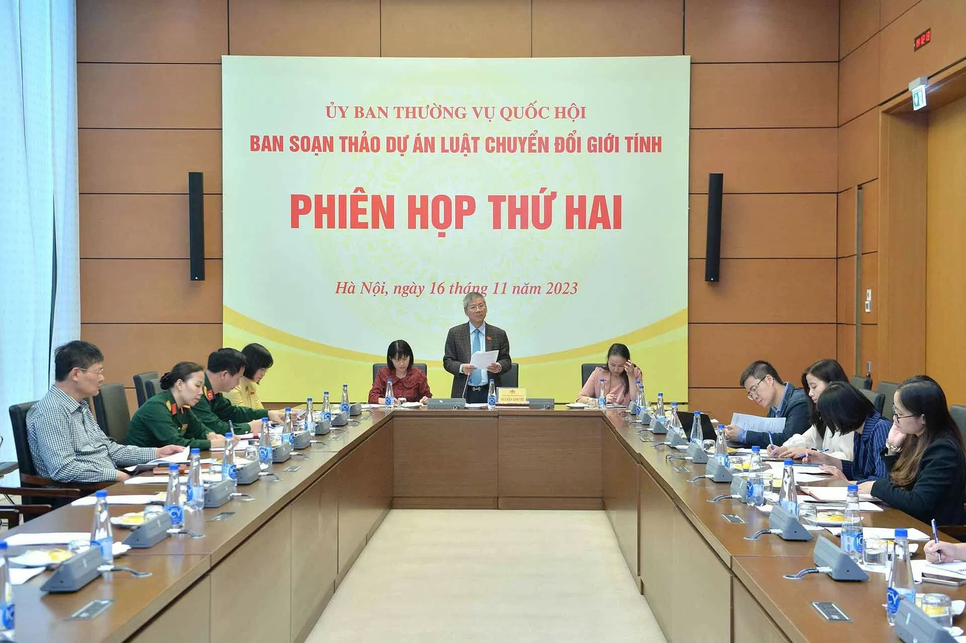 Quyền chuyển đổi giới tính trong pháp luật một số quốc gia - Một số gợi mở cho Việt Nam Quyền chuyển đổi giới tính trong pháp luật một số quốc gia - Một số gợi mở cho Việt Nam