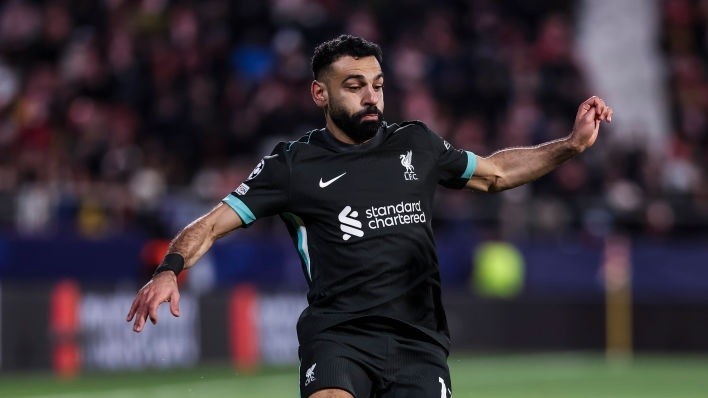 Mohamed Salah trở thành 'vua' sút phạt của Liverpool cùng Gerrard