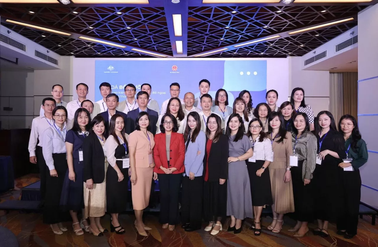 Bồi dưỡng nâng cao kiến thức về thông tin đối ngoại và kỹ năng truyền thông trong kỷ nguyên mới Bồi dưỡng nâng cao kiến thức về thông tin đối ngoại và kỹ năng truyền thông trong kỷ nguyên mới