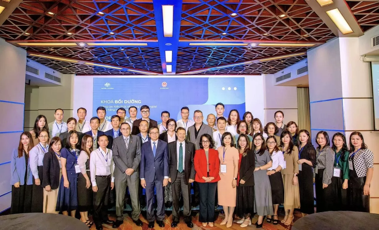 Bồi dưỡng nâng cao kiến thức về thông tin đối ngoại và kỹ năng truyền thông trong kỷ nguyên mới Bồi dưỡng nâng cao kiến thức về thông tin đối ngoại và kỹ năng truyền thông trong kỷ nguyên mới