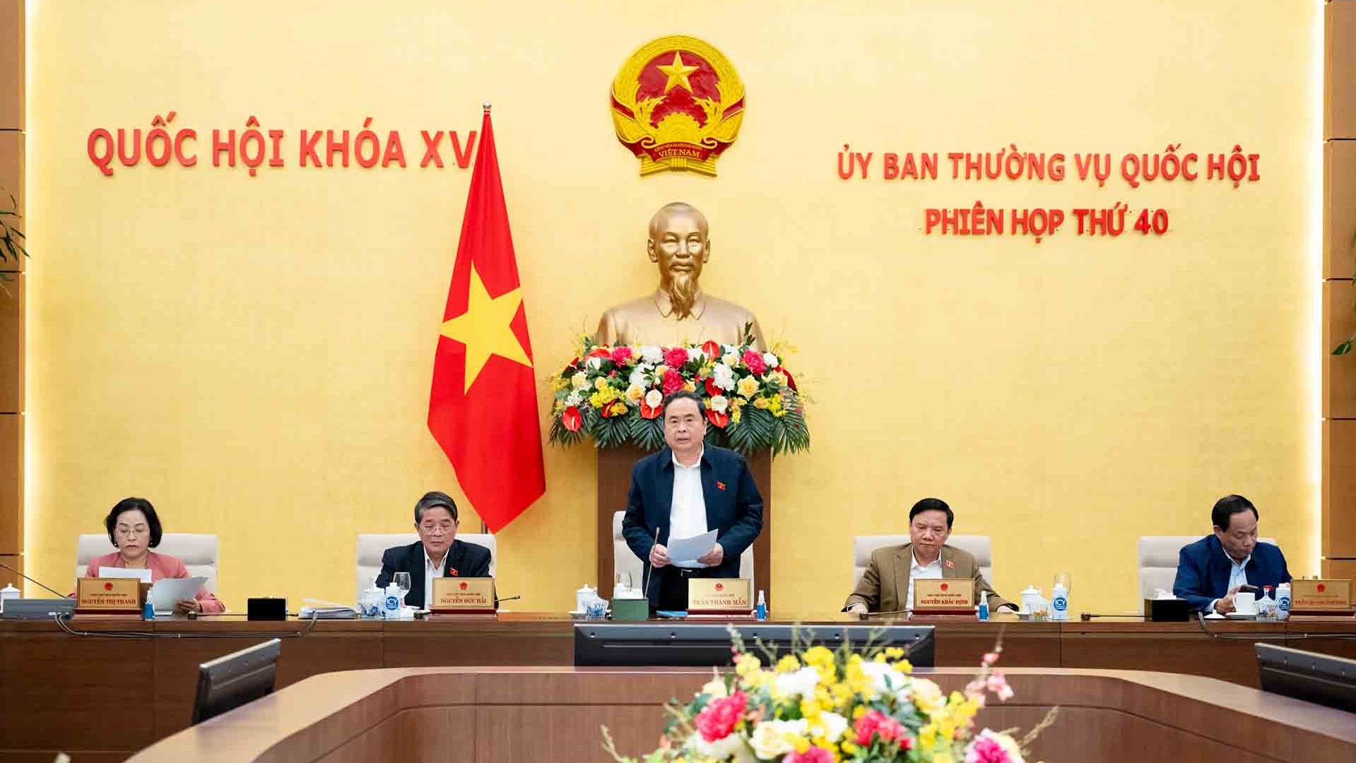 Phiên họp thứ 40 của Ủy ban Thường vụ Quốc hội bế mạc sau 2 ngày làm việc nghiêm túc, khẩn trương và trách nhiệm cao