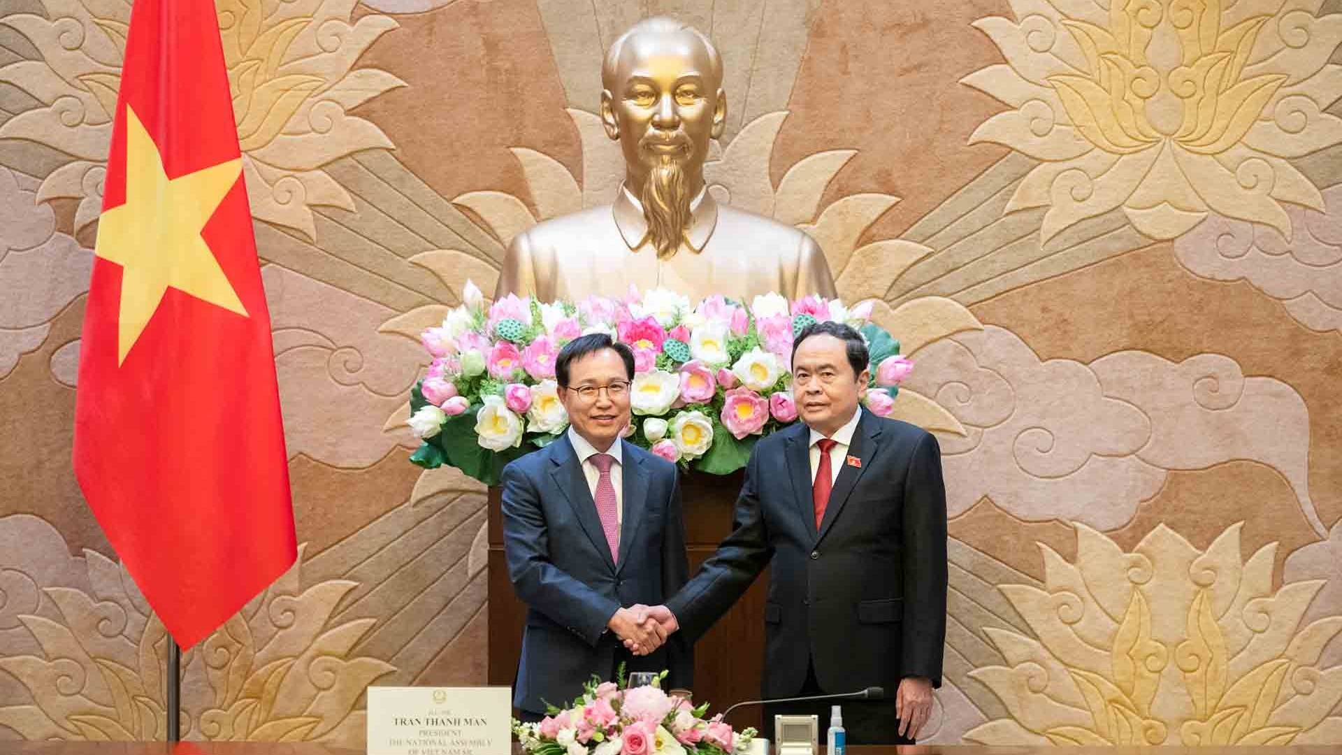 Chủ tịch Quốc hội Trần Thanh Mẫn tiếp lãnh đạo tổ hợp Samsung Việt Nam