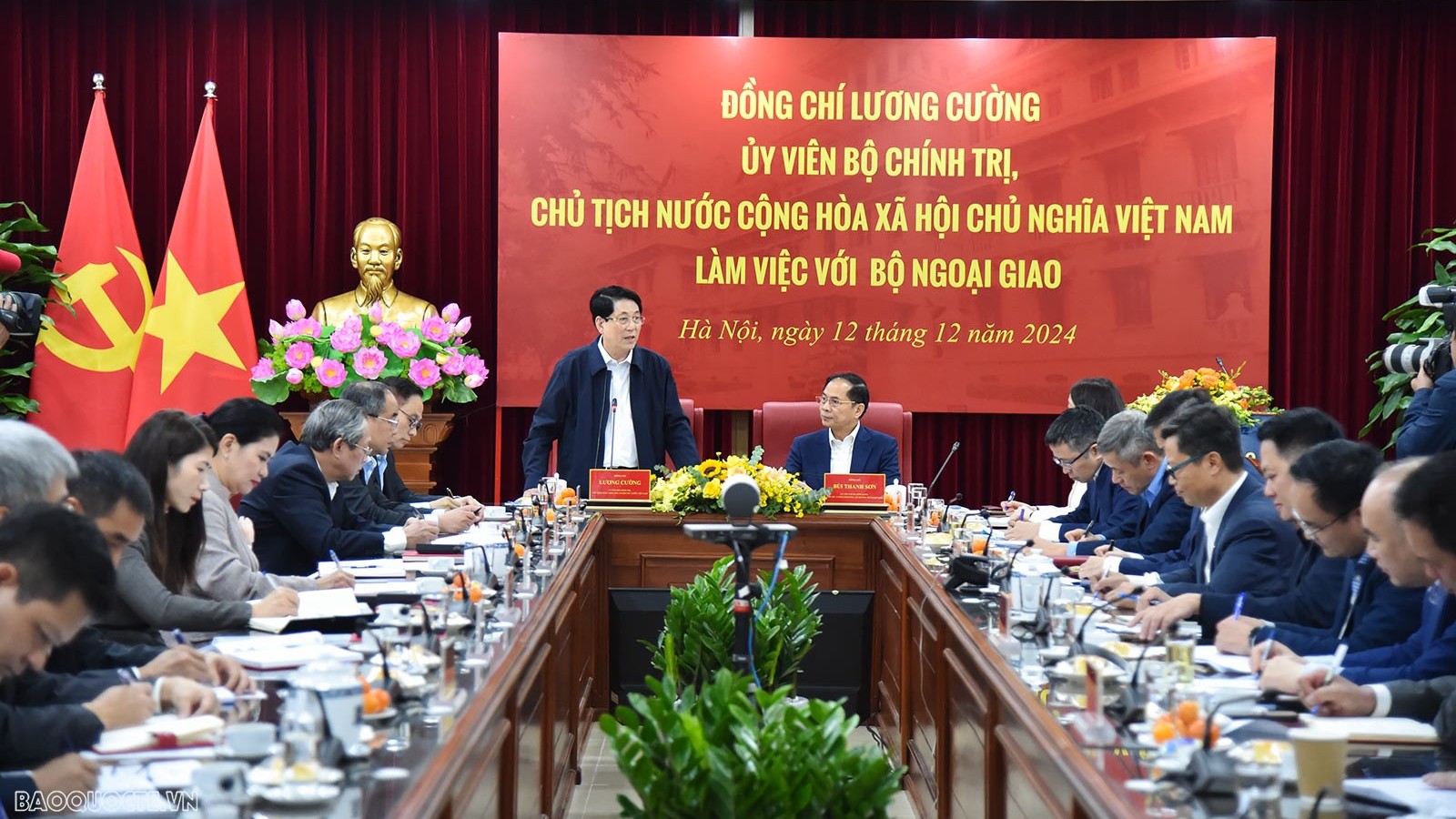 Đổi mới tư duy xây dựng ngành Ngoại giao chuyên nghiệp, hiện đại