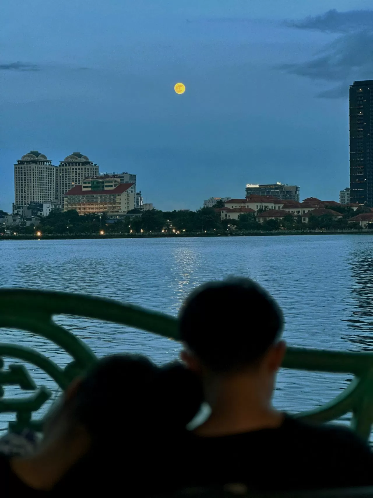 Chơi mạng xã hội chứ đừng để mạng xã hội chơi bạn! Chơi mạng xã hội chứ đừng để mạng xã hội chơi bạn!