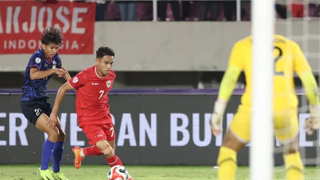Indonesia 3 - 3 Lào: Cú sốc ở Surakarta