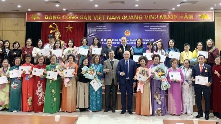 Bế mạc Khóa tập huấn giảng dạy tiếng Việt cho giáo viên Việt Nam ở nước ngoài năm 2024