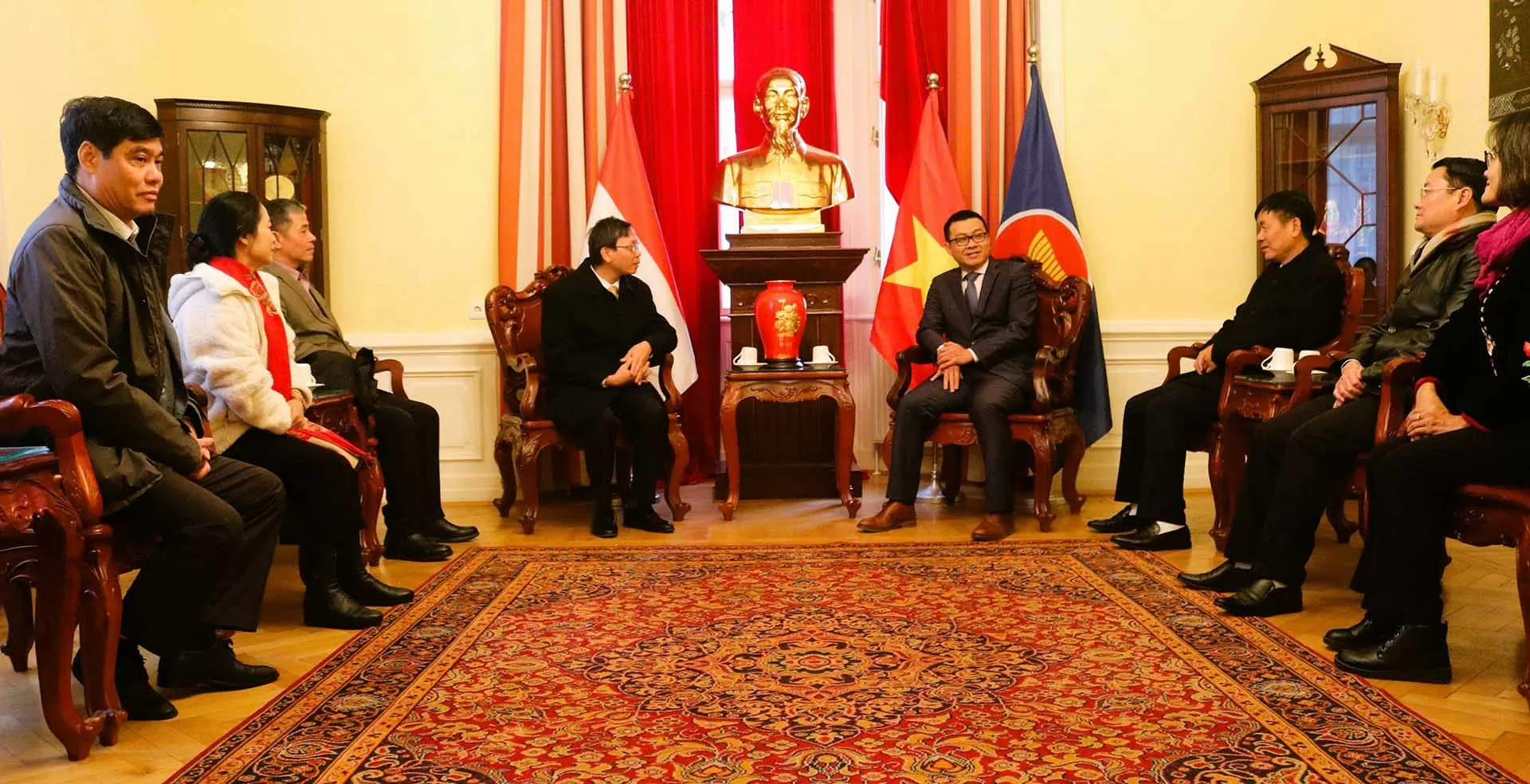 Đoàn Học viện Chính trị quốc gia Hồ Chí Minh thăm và làm việc tại Cộng hòa Áo