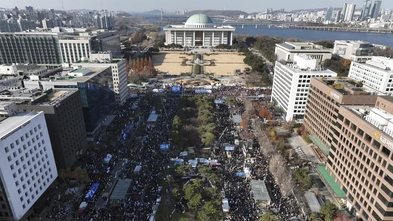 Quốc hội Hàn Quốc thông qua nghị quyết luận tội ông Yoon Suk Yeol, chỉ định quyền tổng thống