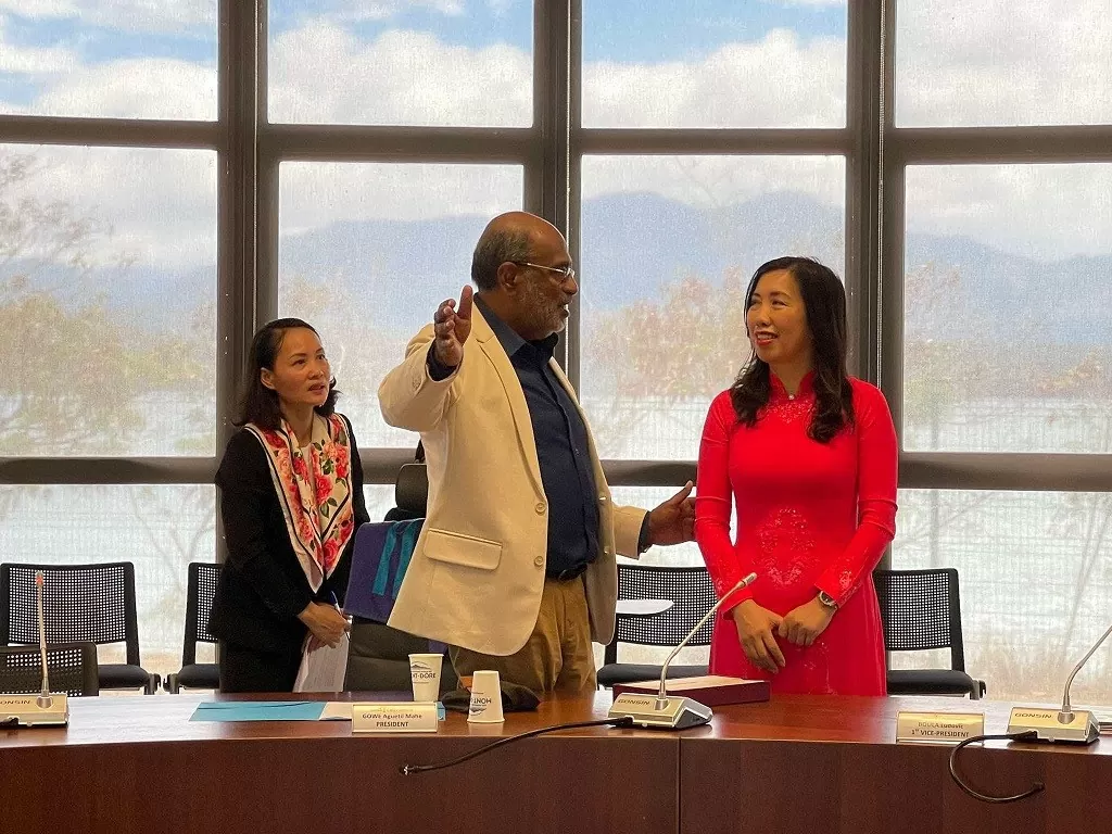 Thứ trưởng Bộ Ngoại giao Lê Thị Thu Hằng thăm và làm việc tại New Caledonia Thứ trưởng Bộ Ngoại giao Lê Thị Thu Hằng thăm và làm việc tại New Caledonia