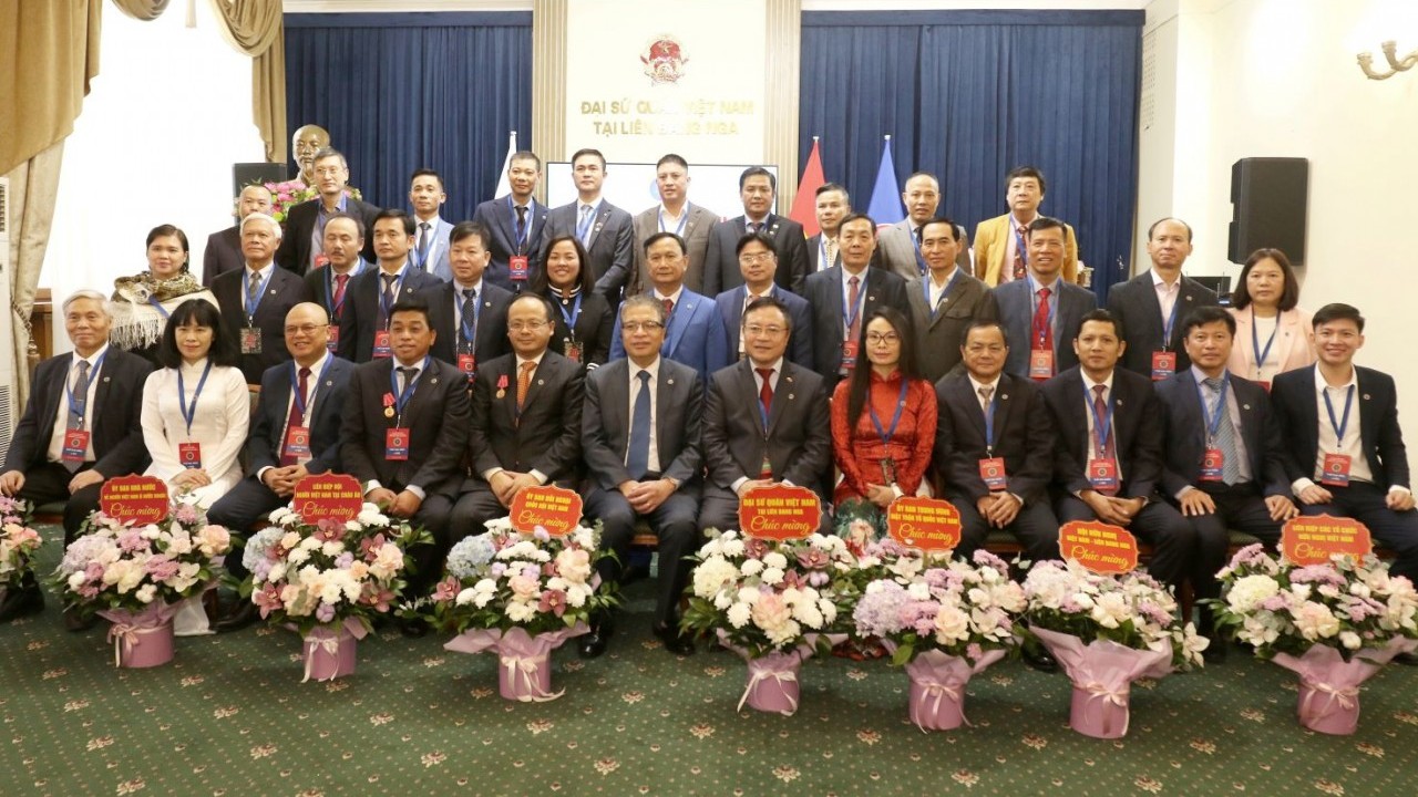 Thành lập Liên hiệp các tổ chức người Việt tại Nga