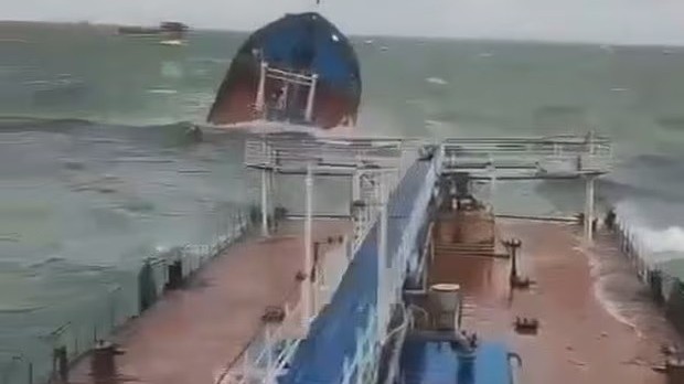 Nga: Hai tàu chở dầu gặp nạn ở Biển Đen, đã có người tử vong, Moscow hành động khẩn cấp giảm thiểu thiệt hại