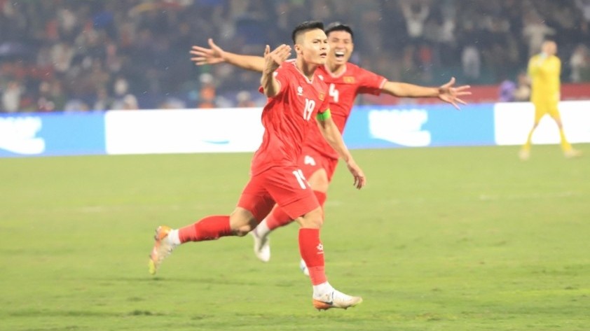 Quang Hải giúp tuyển Việt Nam 'hạ gục' Indonesia, đòi lại ngôi đầu bảng B