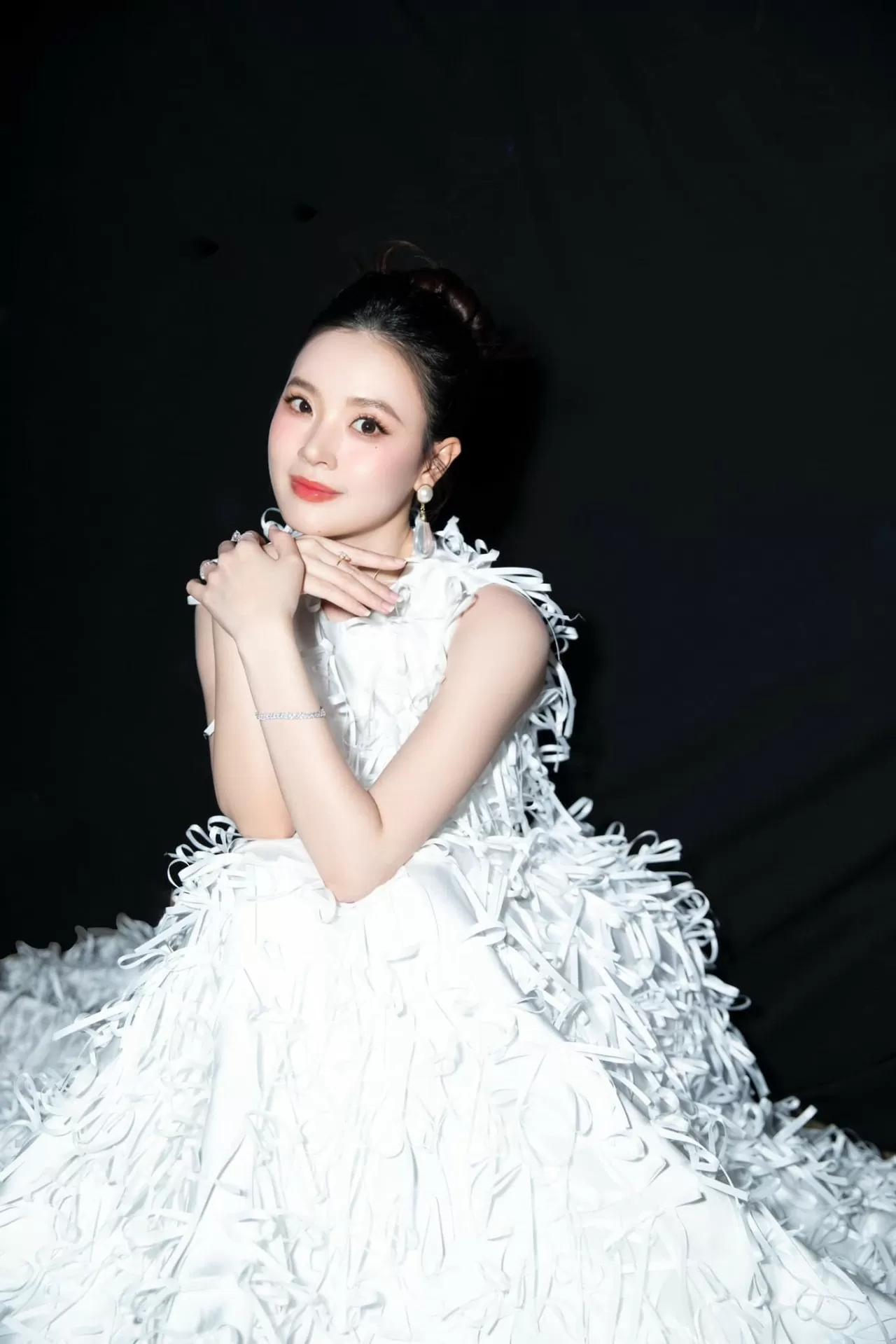 Midu hóa nàng thơ trong bộ ảnh mới Midu hóa nàng thơ trong bộ ảnh mới