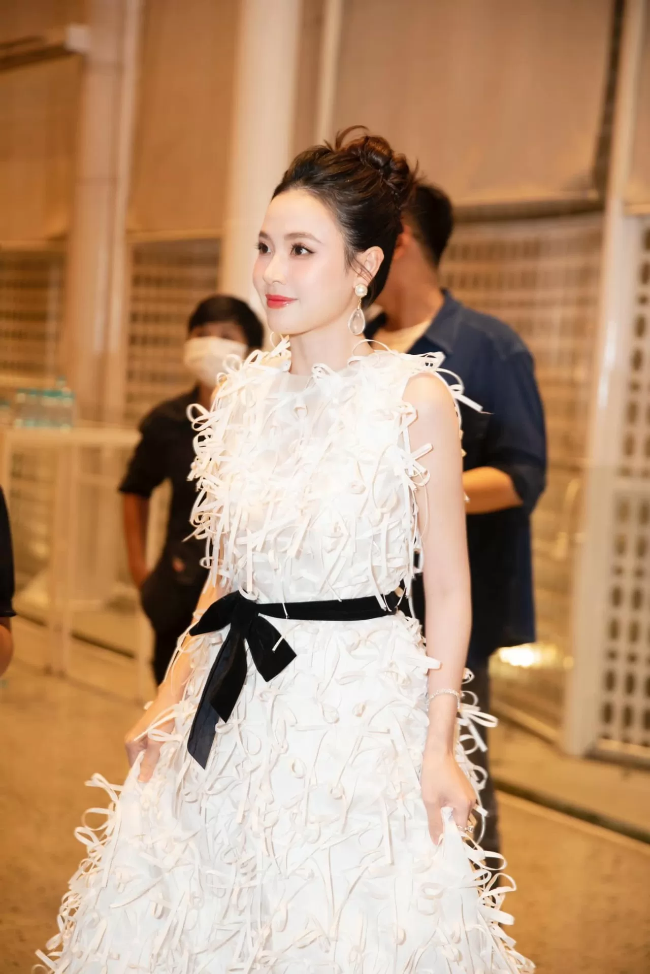 Midu hóa nàng thơ trong bộ ảnh mới Midu hóa nàng thơ trong bộ ảnh mới