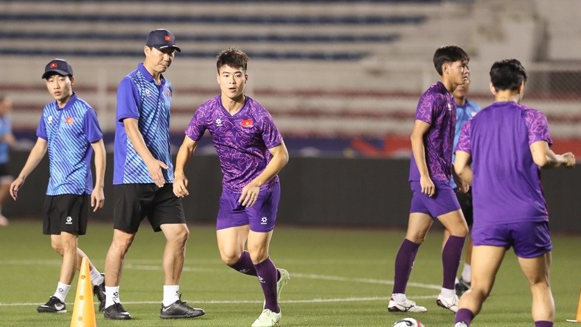 Trọng tài người Uzbekistan điều khiển trận tuyển Philippines gặp Việt Nam