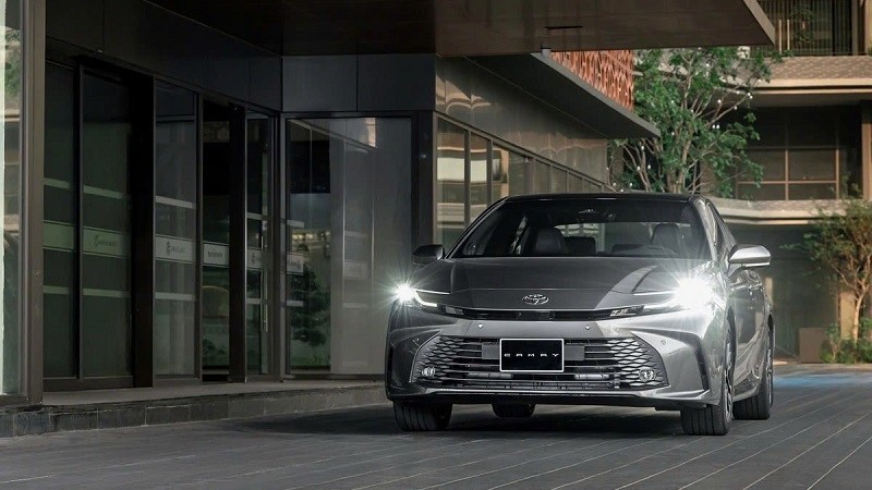 Toyota Camry 2025 chốt giá bán tại Việt Nam, từ 1,22 tỷ đồng