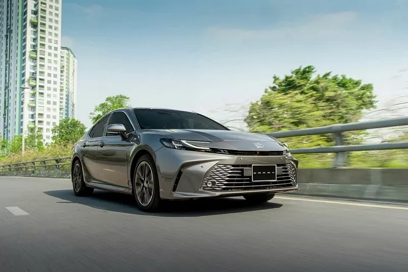 Toyota Camry 2025 chốt giá bán tại Việt Nam, từ 1,22 tỷ đồng Toyota Camry 2025 chốt giá bán tại Việt Nam, từ 1,22 tỷ đồng