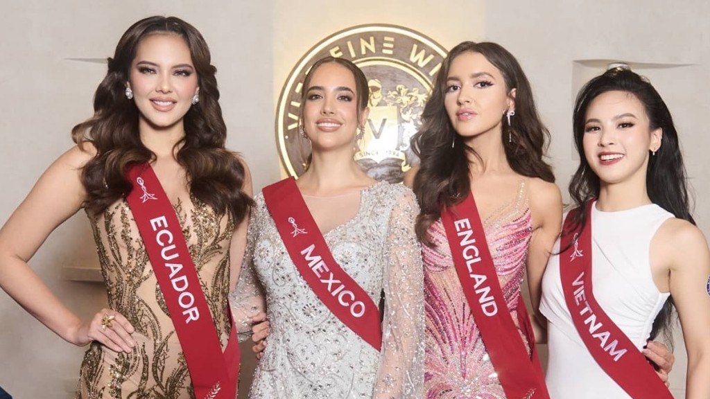 Quỳnh Nga và dàn mỹ nhân Miss Charm rạng rỡ trước đêm bán kết